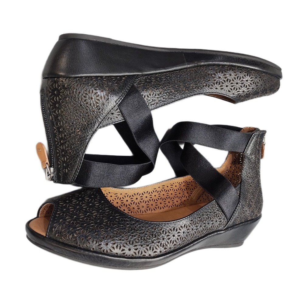 Kenneth Cole Gentle Souls Espadrille Wedge Sandals Womens 8.5M Black Laser Cut